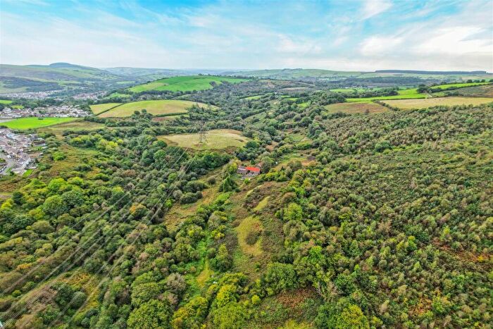 3 Bedroom Smallholding For Sale In Sychpant Farm, Maesteg Maesteg, Bridgend County Borough, CF34