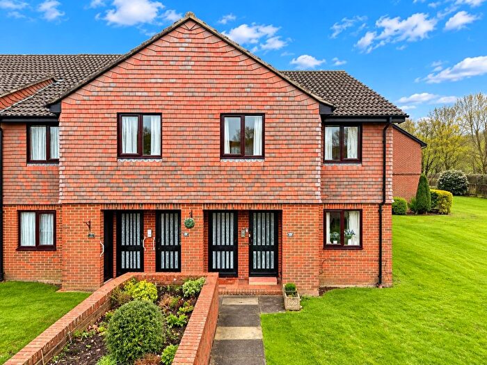 2 Bedroom Property For Sale In Loudon Way, Ashford, TN23