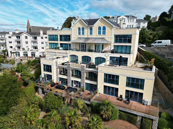 2 Bedroom Flat For Sale In Warren Road, Torquay, TQ2