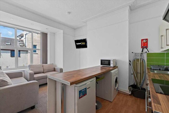 2 Bedroom Apartment To Rent In Bedford Park, Plymouth, PL4