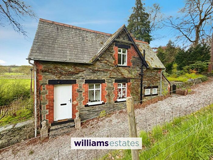 2 Bedroom Detached House For Sale In London Road, Corwen, LL21