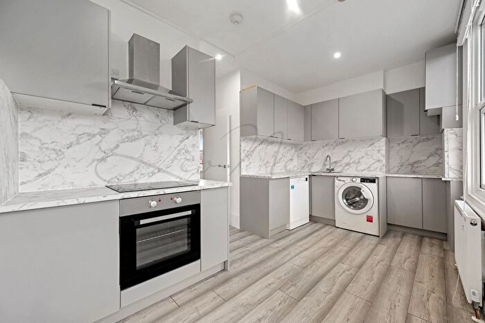 3 Bedroom Flat To Rent In Churchfield Road, London, W3