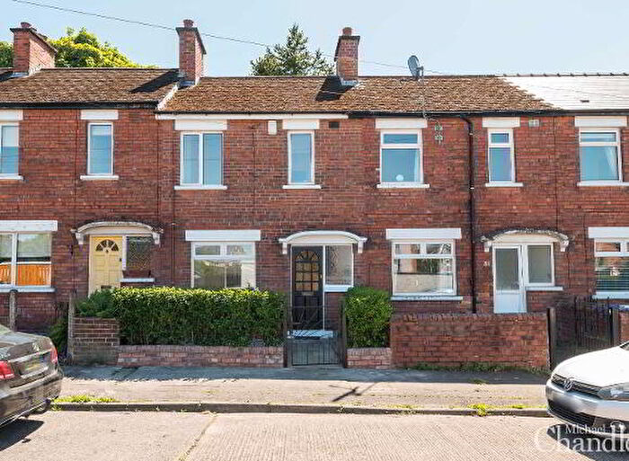 3 Bedroom Mid Terraced House For Sale In Ravenhill Gardens, Belfast, BT6