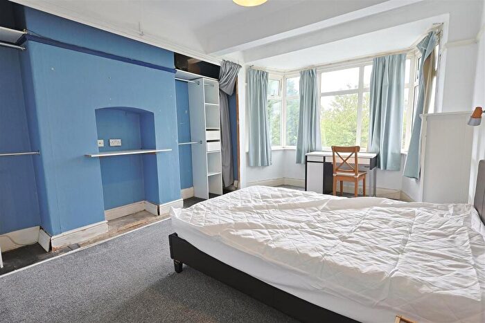 4 Bedroom Maisonette To Rent In Valley View, Jesmond, Newcastle Upon Tyne, NE2