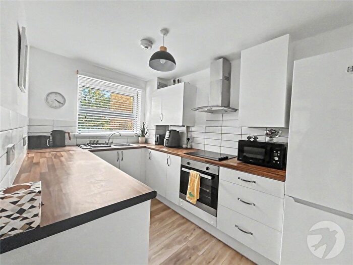 1 Bedroom Flat For Sale In Main Road, Sidcup, Kent, DA14