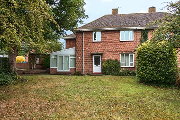 4 Bedroom Semi-Detached House To Rent In Bland Road, Norwich, NR5
