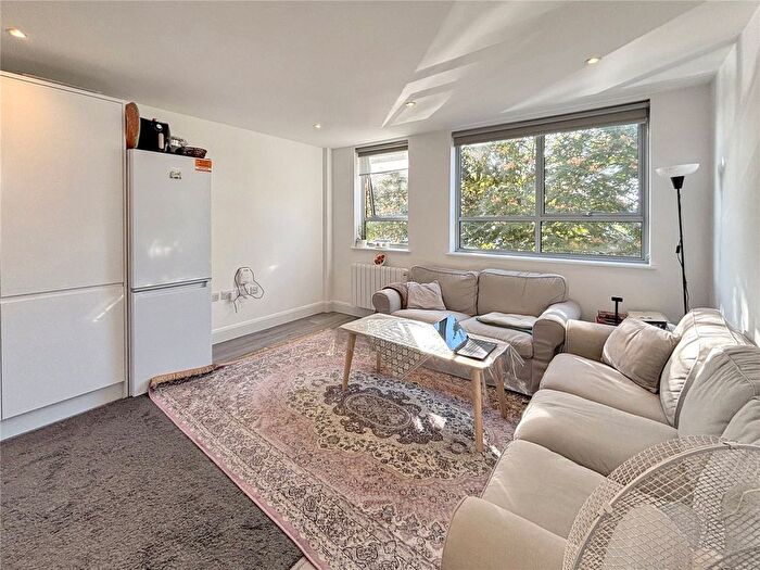 1 Bedroom Flat To Rent In Newport Road, Hayes, UB4
