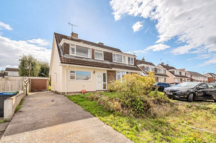 3 Bedroom Semi-Detached House For Sale In St Andrews Road, Warminster, BA12