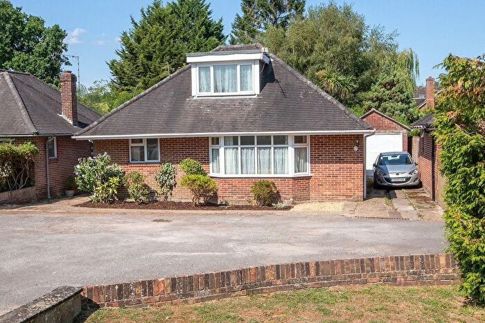 3 Bedroom Detached Bungalow For Sale In Lyndhurst Road, Ashurst, SO40