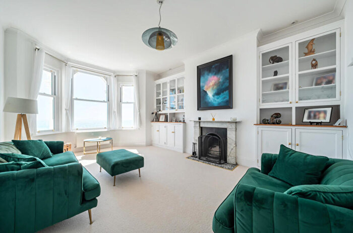 3 Bedroom Flat To Rent In Marine Parade, Worthing, West Sussex, BN11