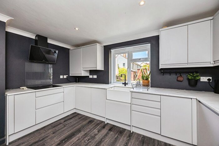 3 Bedroom Semi-Detached House For Sale In Warwick Road, Ashford, TN24