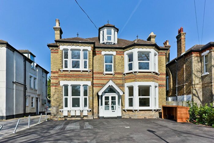 2 Bedroom Flat To Rent In Blyth Road, Bromley, BR1