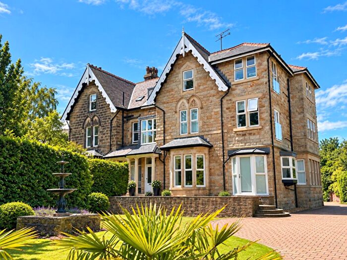 3 Bedroom Flat To Rent In Ripon Road, HG1