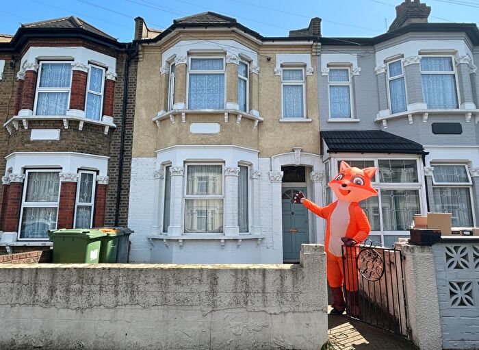 2 Bedroom Maisonette For Sale In Victoria Avenue, East Ham, London, E6