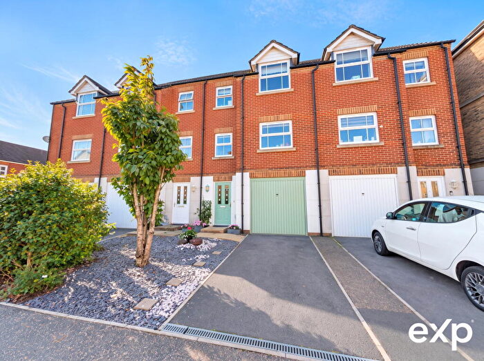 4 Bedroom Town House For Sale In Tennison Way, Maidstone, ME15