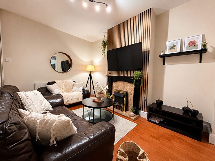4 Bedroom House To Rent In Slack Lane - Bed, California, England, DE22