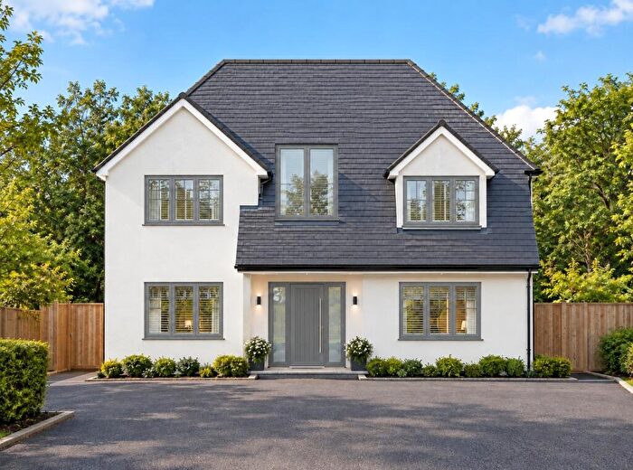 4 Bedroom Detached House For Sale In Wycombe Road, Marlow, Buckinghamshire, SL7
