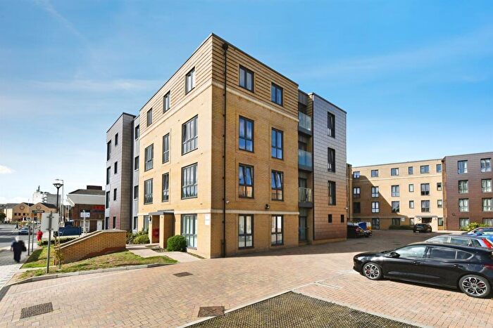 2 Bedroom Flat For Sale In Springfield Road, Chelmsford, CM2