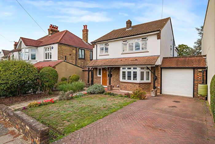 4 Bedroom Detached House For Sale In Longlands Park Crescent, Sidcup, DA15