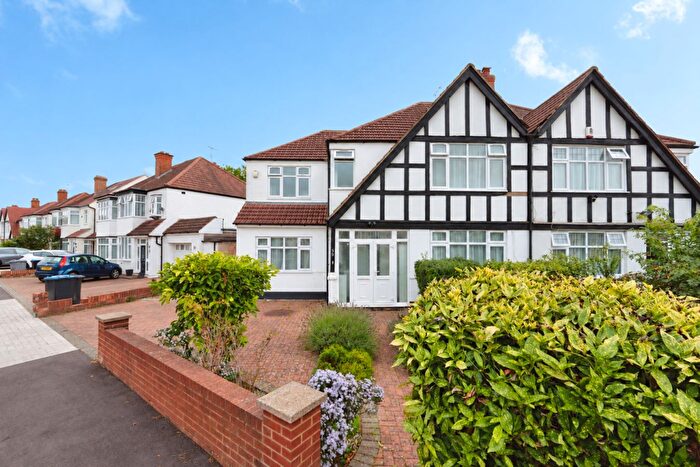 5 Bedroom Semi-Detached House For Sale In Carlton Avenue West, Wembley, HA0