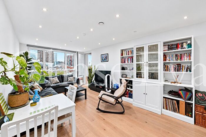 1 Bedroom Flat For Sale In Escapade Place, Wayfare House North, Blackwall, London, E14