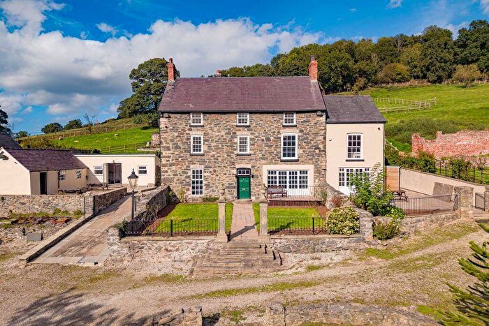 6 Bedroom Detached House For Sale In Holywell Road, Rhuallt, LL17