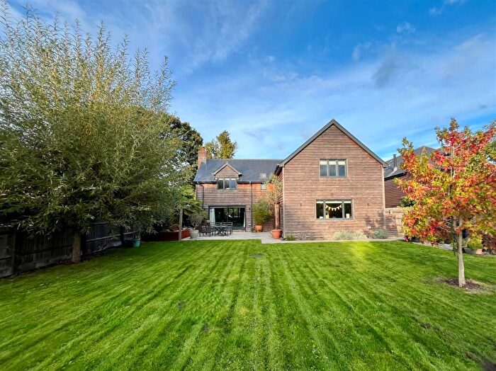 4 Bedroom Detached House For Sale In Rectory Lane, Alderbury, SP5