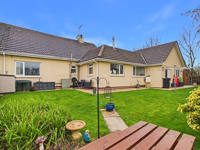 4 Bedroom Bungalow For Sale In Mitchell, Newquay, Large Extended Dormer Bungalow, TR8