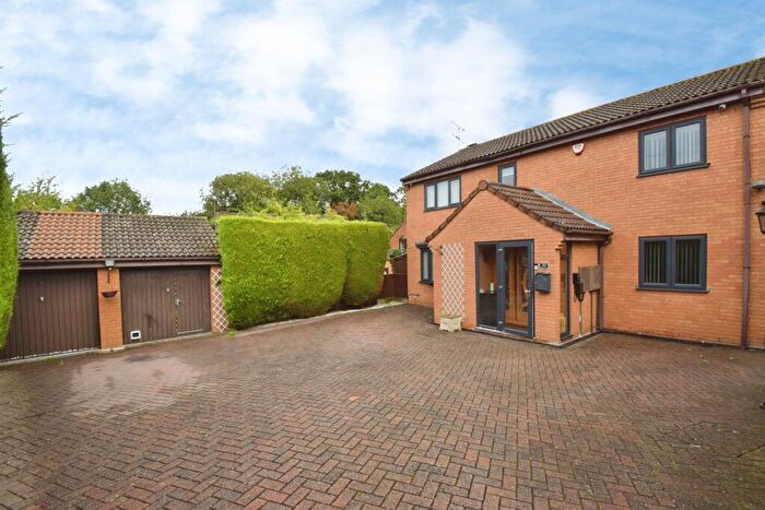 4 Bedroom Detached House For Sale In Tynedale Close, Oadby, Leicester, LE2
