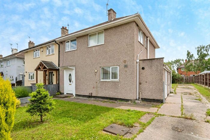 3 Bedroom Semi-Detached House For Sale In Chalmers Drive, Clay Lane, Doncaster, DN2