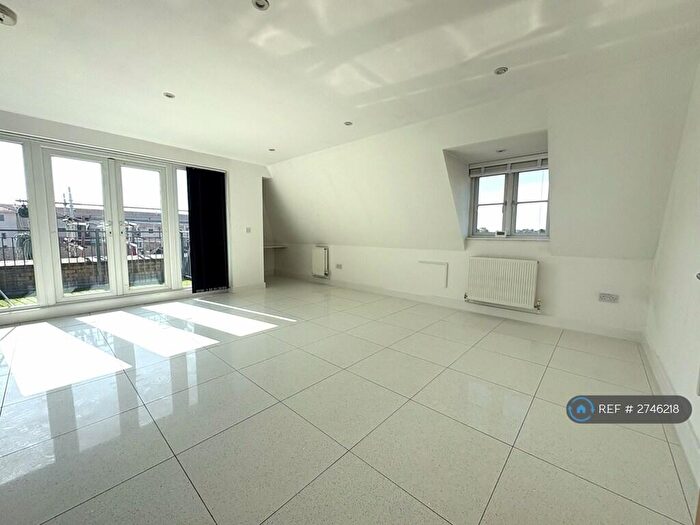 2 Bedroom Penthouse To Rent In The Forge, Wickford, SS12