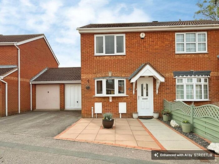 2 Bedroom Semi-Detached House For Sale In Hazeldene Road, Hamilton, LE5