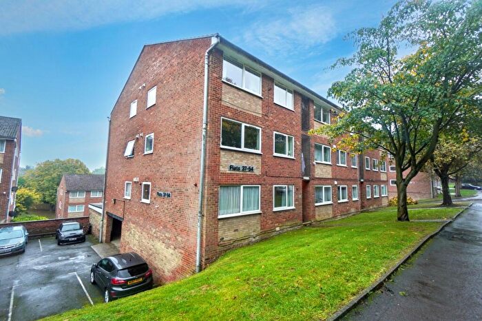 1 Bedroom Flat For Sale In Windsor Drive, High Wycombe, HP13
