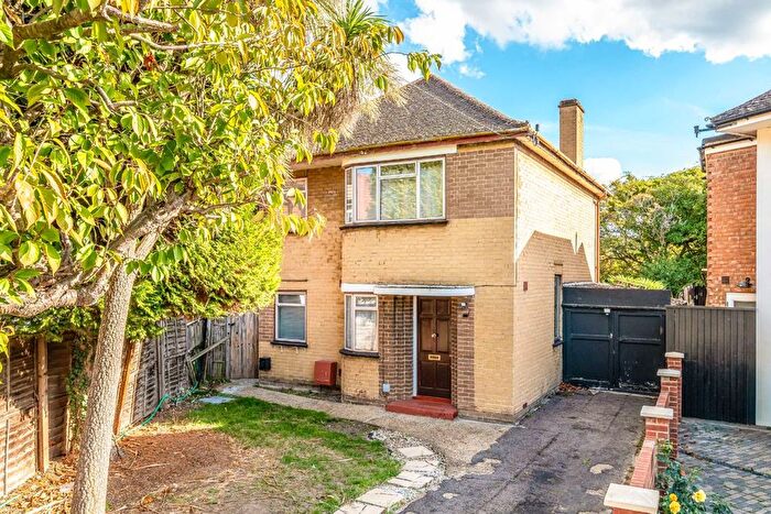 3 Bedroom Property To Rent In Longford Close, Hampton, TW12