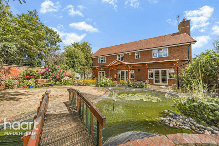 5 Bedroom Detached House For Sale In Willow Drive, Maidenhead, SL6
