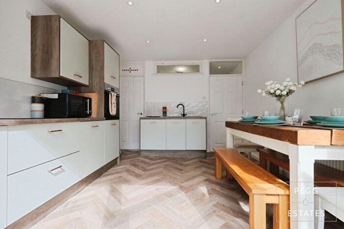4 Bedroom End Of Terrace House For Sale In Cliff Mews, Paignton, TQ4