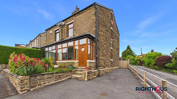 4 Bedroom Semi-Detached House For Sale In Poplar Grove, Bradford, BD7