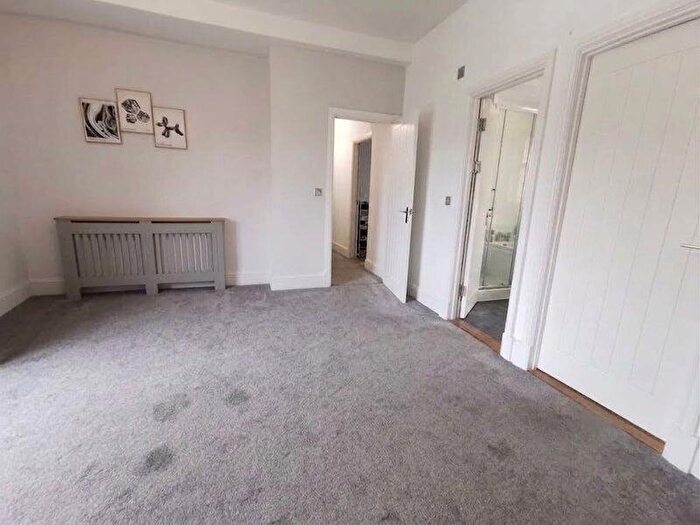 Studio To Rent In Mount Pleasant, Swansea, SA1