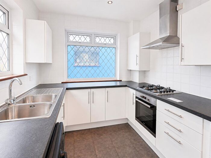 6 Bedroom House To Rent In Bevendean Crescent, Brighton, BN2