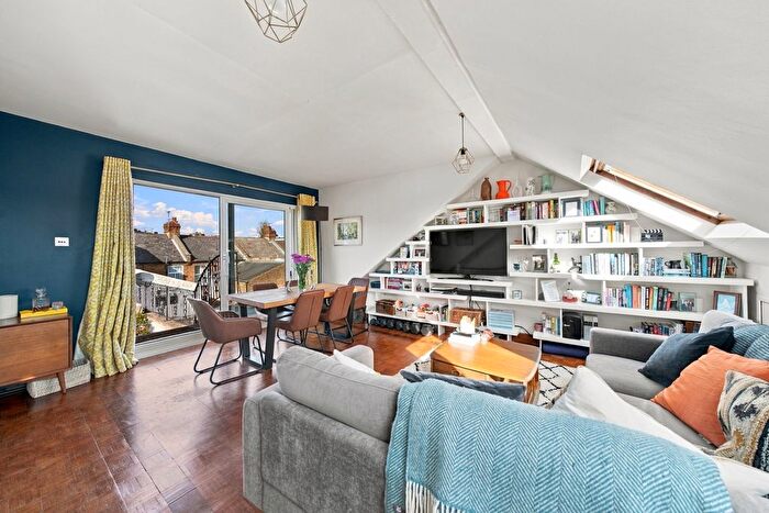 2 Bedroom Flat For Sale In Glengall Road, NW6
