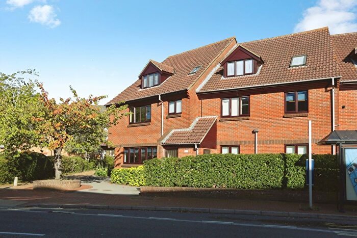 1 Bedroom Flat For Sale In Oakmount Road, Chandler's Ford, Eastleigh, Hampshire, SO53