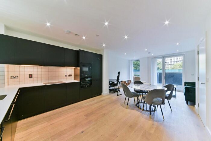 3 Bedroom Apartment To Rent In Cotton Street, London, E14