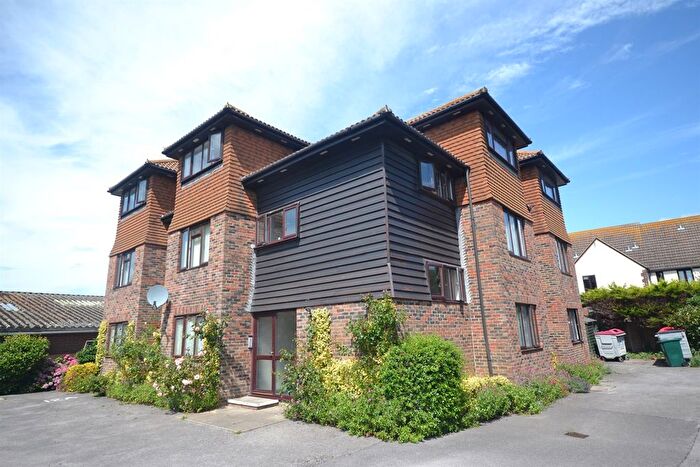 2 Bedroom Flat To Rent In Flat Grant Close, Selsey, Chichester, West Sussex, PO20