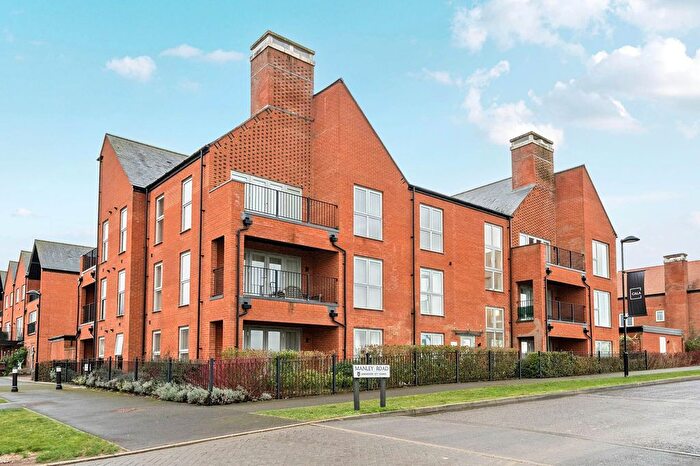 2 Bedroom Flat For Sale In Venta Drive, Winchester, SO22