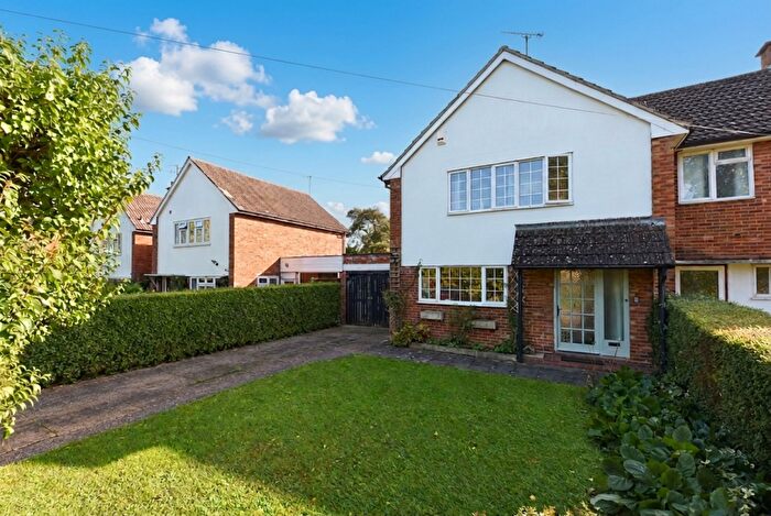 3 Bedroom Semi-Detached House For Sale In Wilbury Hills Road, Letchworth Garden City, SG6