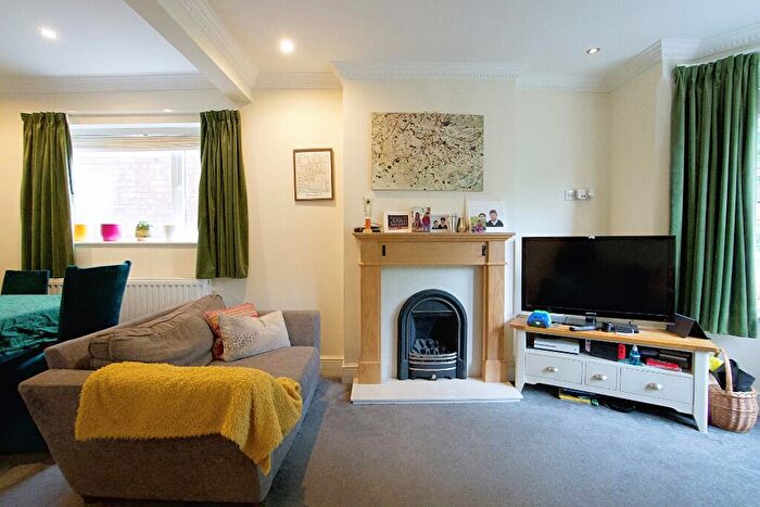 3 Bedroom Semi-Detached House For Sale In Goldington Road | Bedford | Beds | | Attractive House, MK41