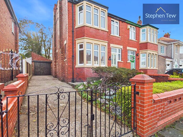 3 Bedroom Semi-Detached House For Sale In Abbotsford Road, Blackpool, FY3