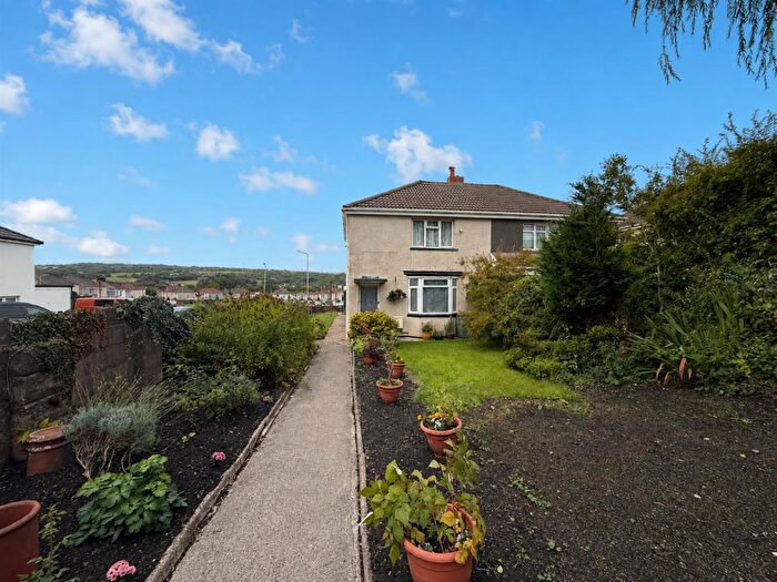 3 Bedroom Semi-Detached House For Sale In Trenant, Hirwaun, Aberdare, CF44