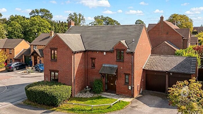 4 Bedroom Detached House For Sale In Top Common, Warfield, Berkshire, RG42