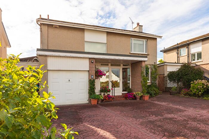 4 Bedroom Villa For Sale In Cramond Gardens, Cramond, EH4